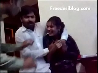 Pakistani Desi Girl en Dear boy genieten in all directions hostelkamer