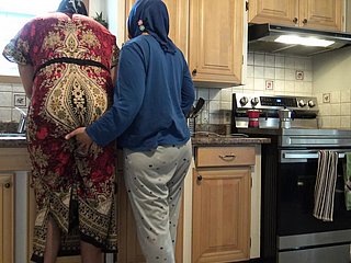 Pasangan poof Arab sebenar di Marseille