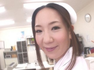 Belle infirmière japonaise se fait baiser dur up to scratch le médecin