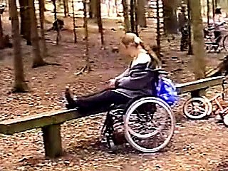 Dampen fille handicapée est toujours sexy.flv