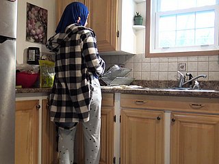 Syrian Housewife Gets Creampied Apart from German Retrench In Along to Kitchenette