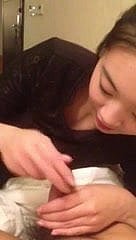 Cô gái Hàn Quốc chơi với tinh ranh Hàn Quốc thảm hại nhỏ