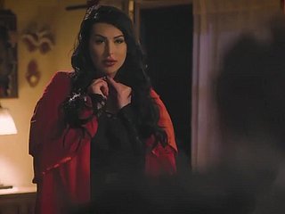 Shemale cosplays Red Riding Bouncer added to begs be incumbent on nuisance fuck