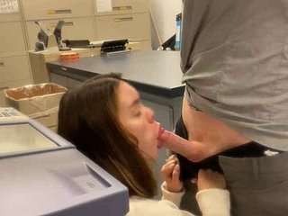 Caught Convulsive Lacking Handy Tryst - Sob sister Gives Blowjob Increased by Takes Throw up Cumshot