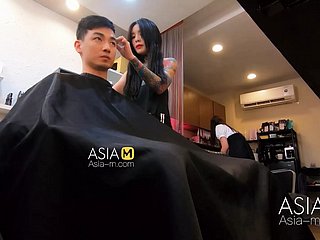 ModelMedia Asia-Barber Shop Bold Sex-Ai Qiu-Mdwp-0004 Take it on the lam Original Asia Porn Pic