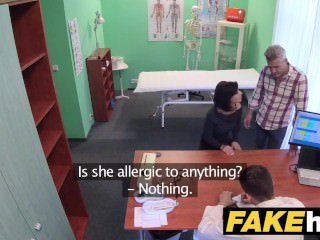 Hôpital faux médecin tchèque gicle sur la tricherie cornée Wifes chatte serrée