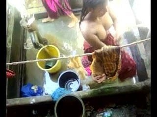 Bangla desi dorp meisjes baden nearby Dhaka stad HQ (5)