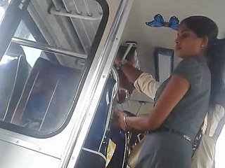 Sri Lanka culo linda chica de oficina en autobús